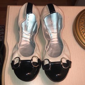 Tahari Gustave Flats